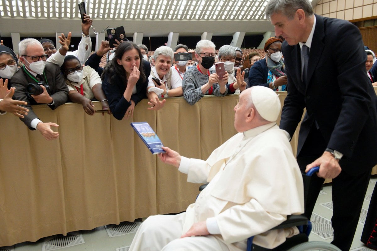 Pope Francis spotted in a wheelchair #6