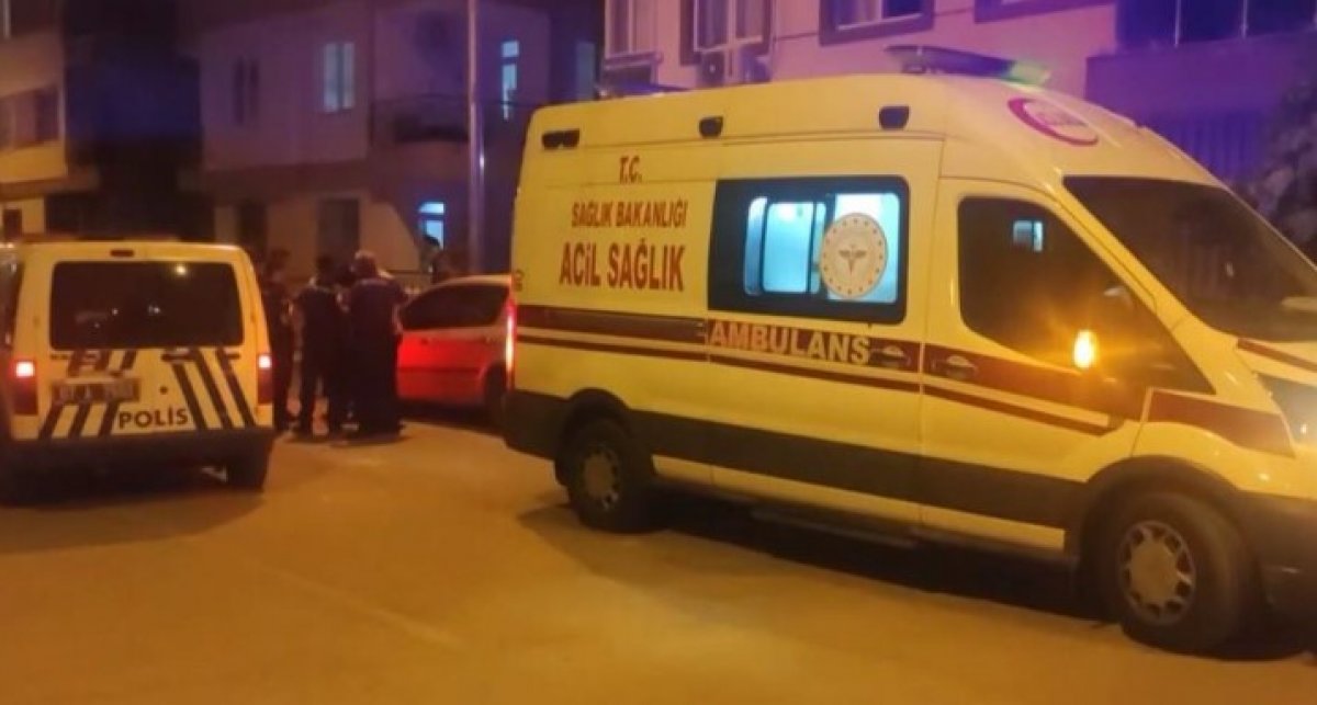 Antalya da bir kişi boşanma aşamasındaki eşini bıçakladıktan sonra kaçtı #2