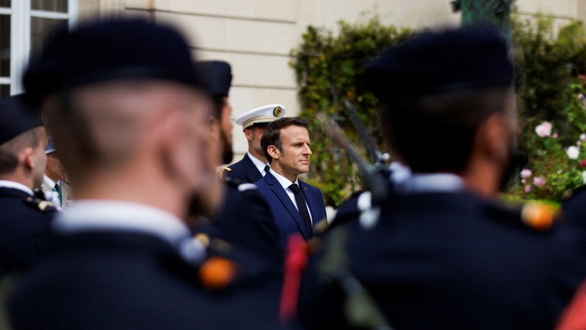 Emmanuel Macron için tören düzenlendi