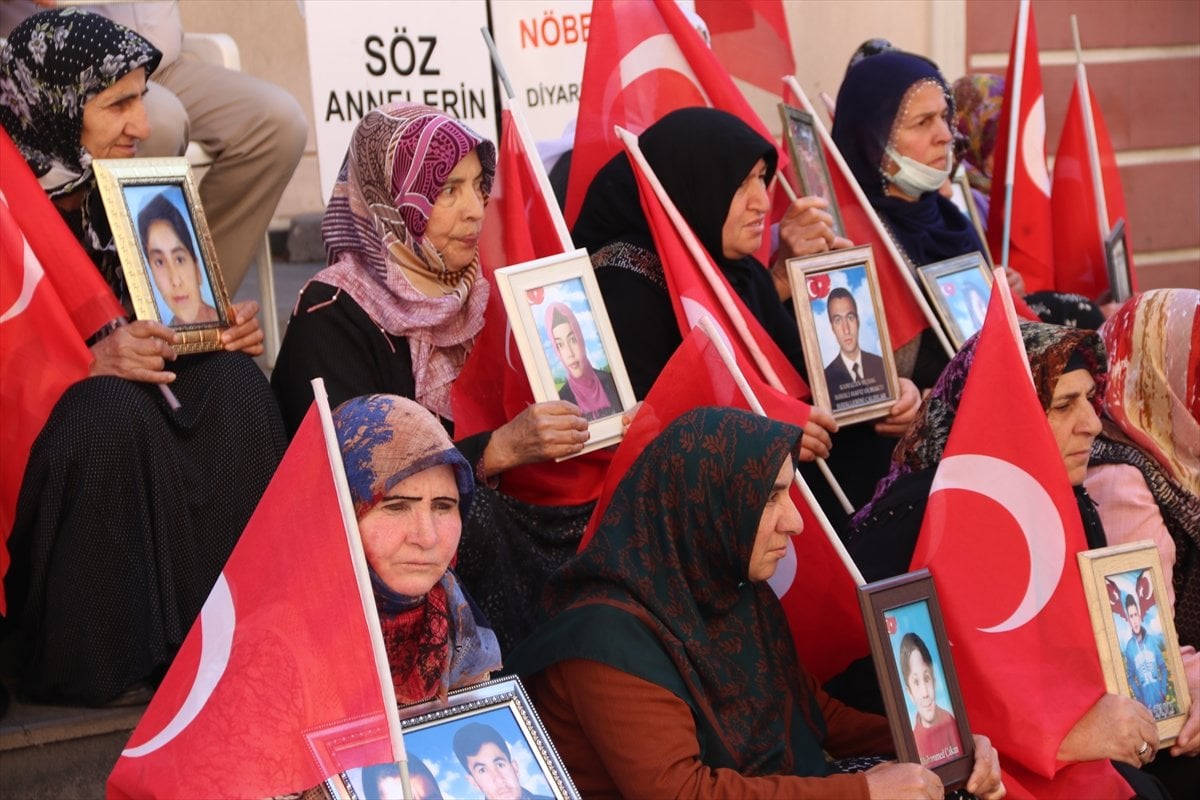 Diyarbakır anneleri, Anneler Günü nde de evlatlarını bekledi #1