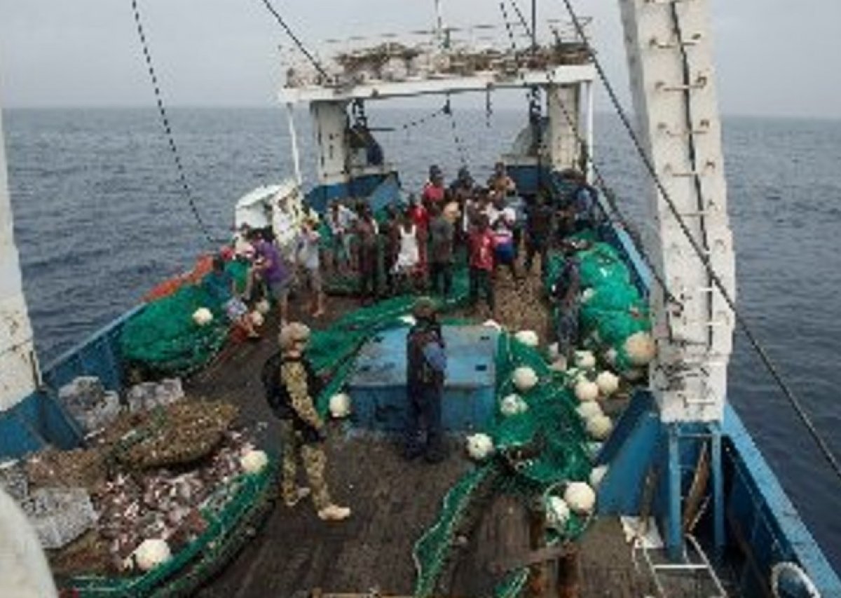 Gana'da balıkçı gemisi alabora oldu: 2 ölü