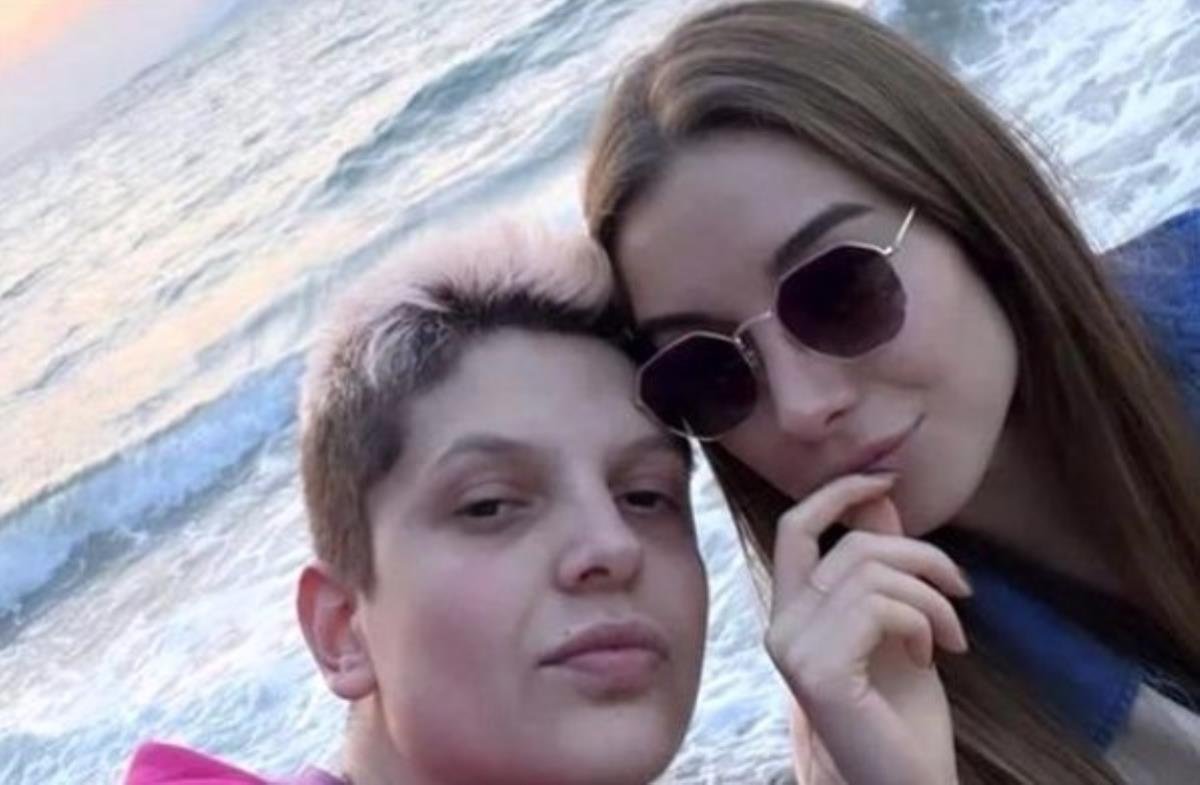 Ebrar Karakurt'un yeni sevgilisi İrem Tuncer pozlarıyla sosyal medyayı salladı...