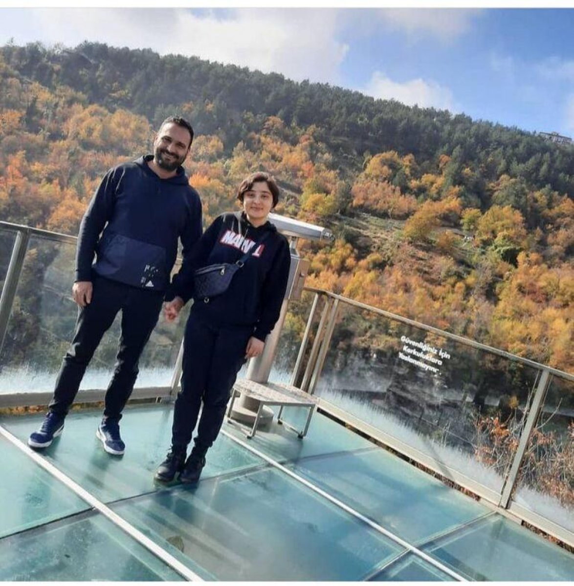 Ankara da bariyerlere 1 metre kala kaza yapan motosikletli çift kurtarılamadı #2