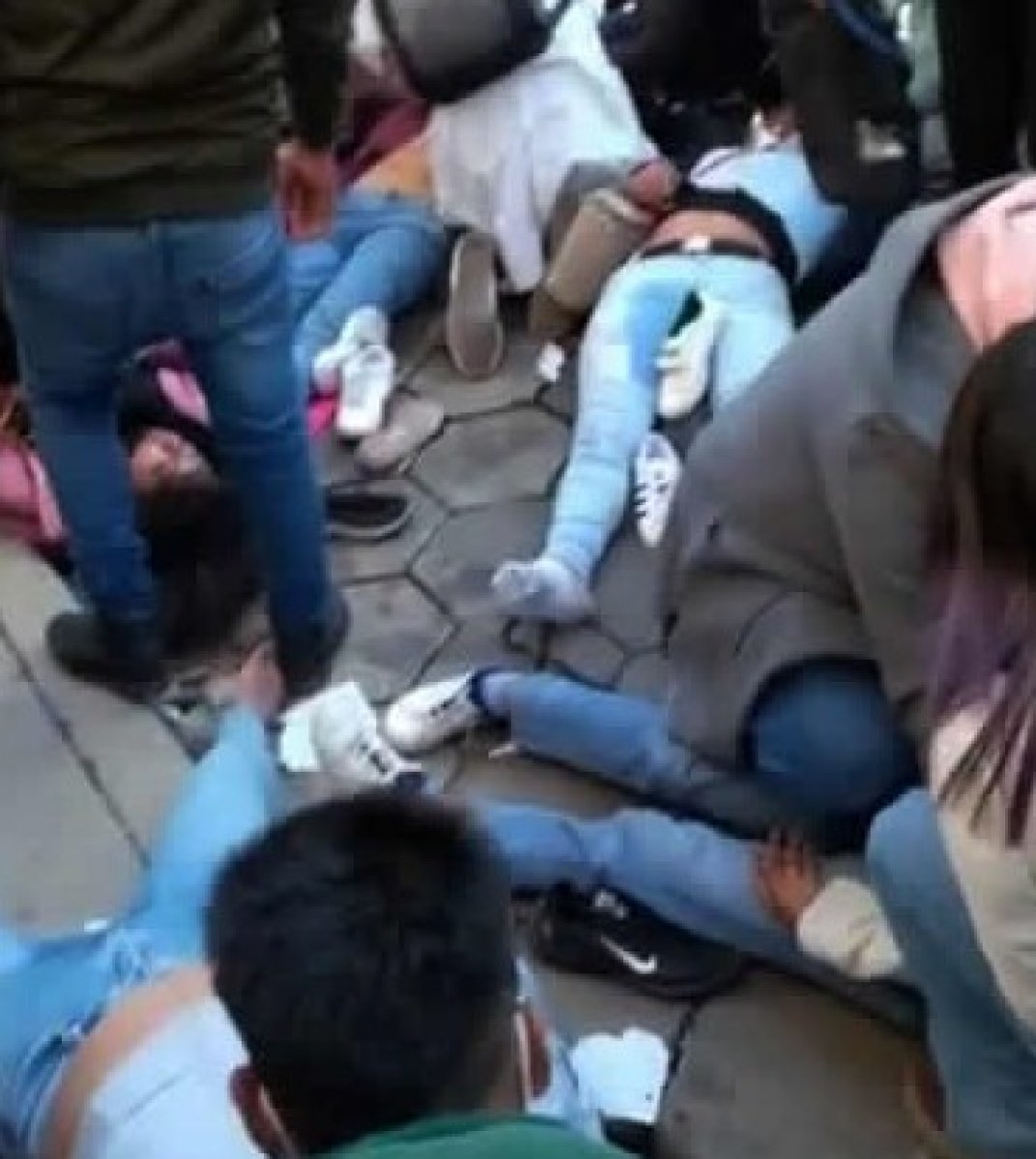 Stamp at a university in Bolivia: 4 dead, 70 injured #2