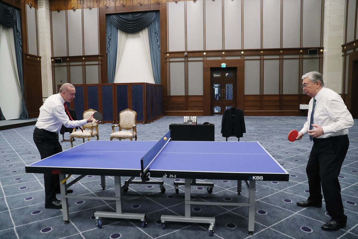 Cumhurbaşkanı Erdoğan, Tokayev ile masa tenisi oynadı #1