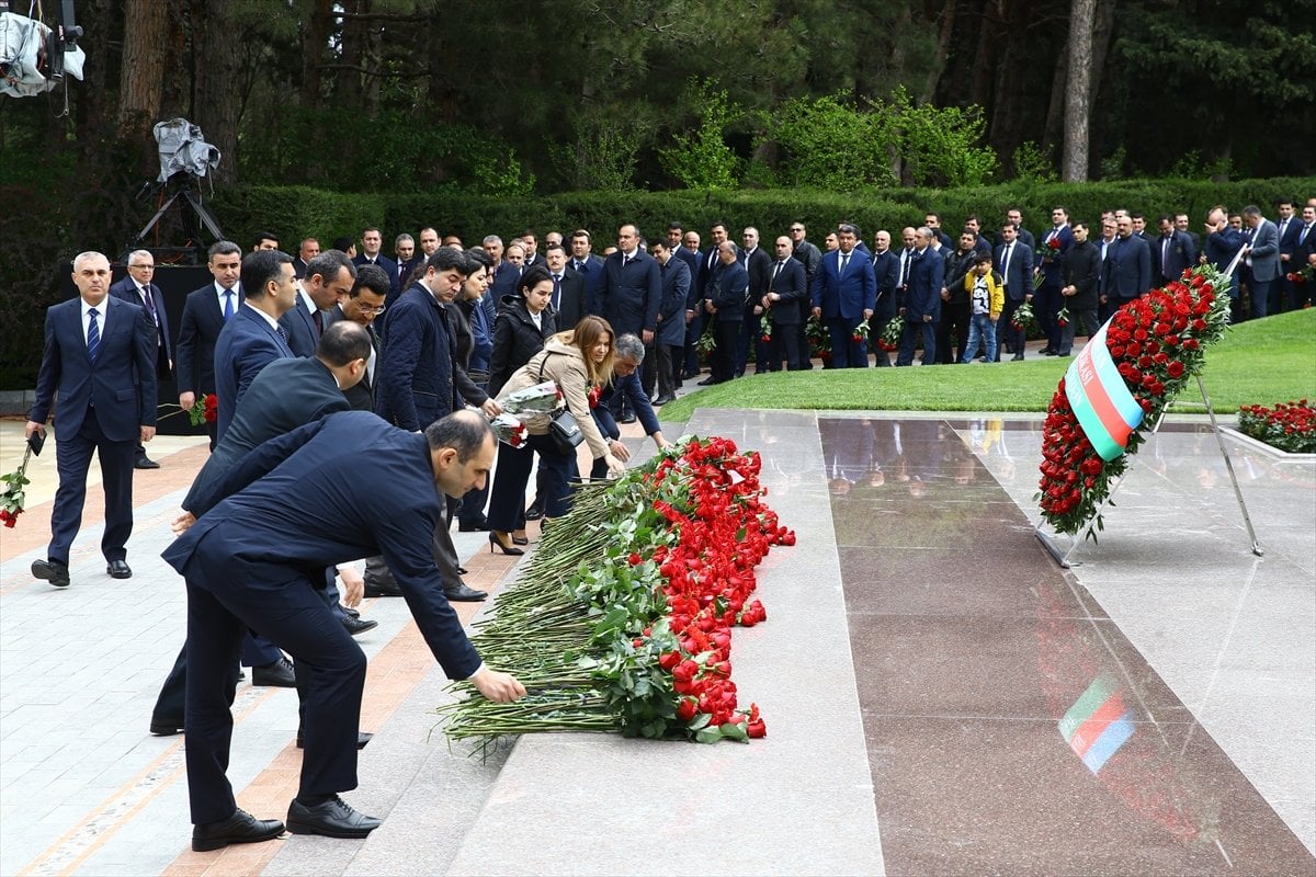 Haydar Aliyev, doğumunun 99'uncu yılında anıldı