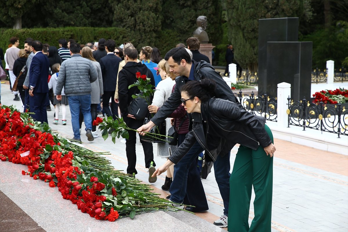 Haydar Aliyev, doğumunun 99'uncu yılında anıldı