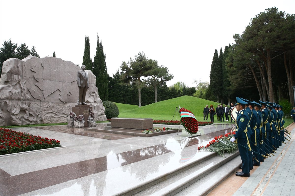 Haydar Aliyev, doğumunun 99'uncu yılında anıldı