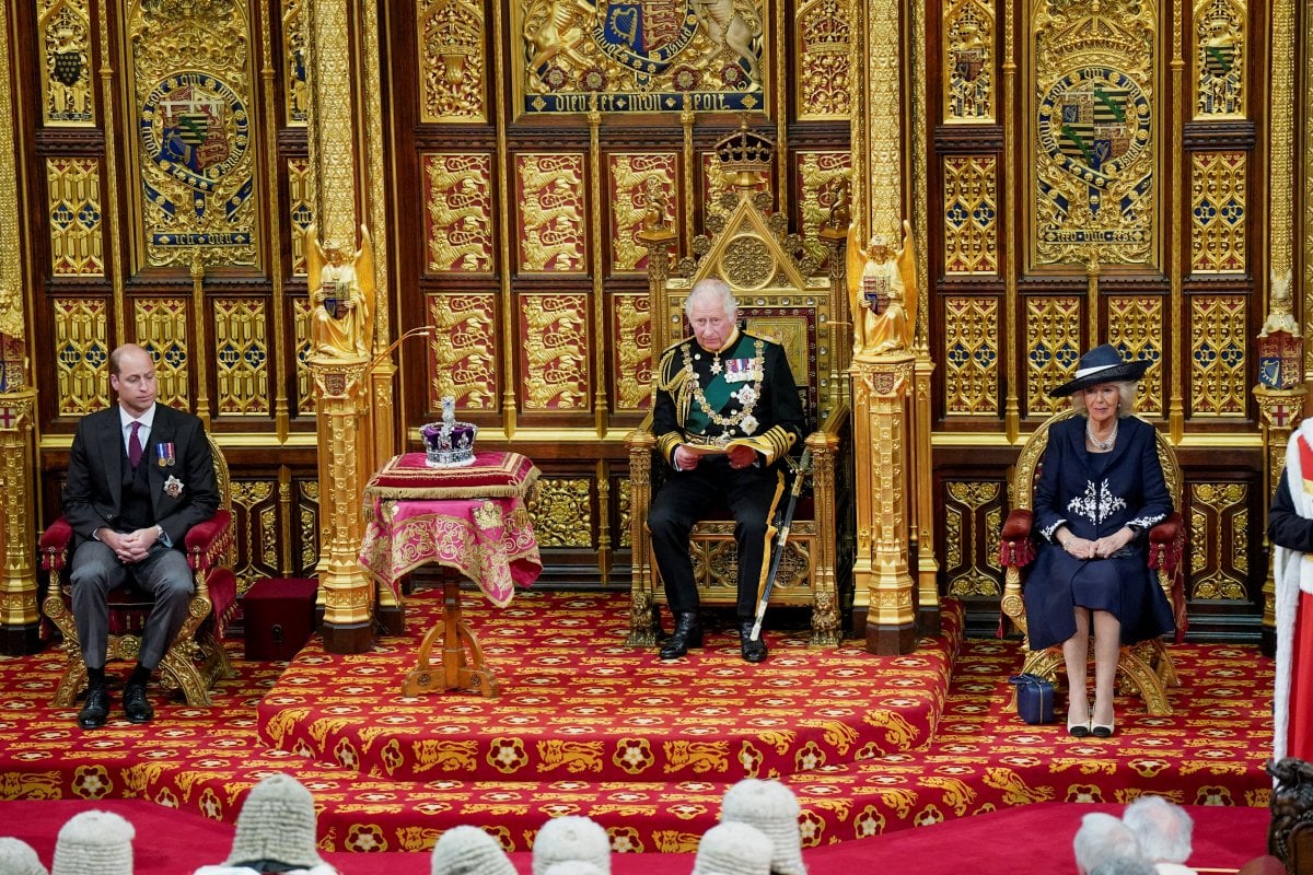 La reina Isabel no asistió a la ceremonia de apertura en el parlamento #9