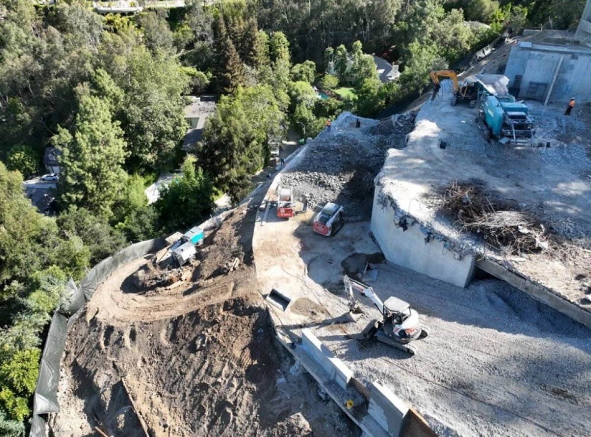 Demolished Mohamed Hadid's house: $100 million damage #7