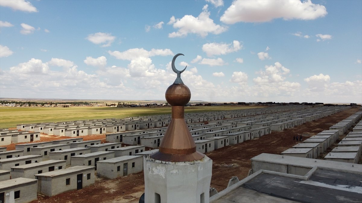 Construction of briquette houses continues in northern Syria #13