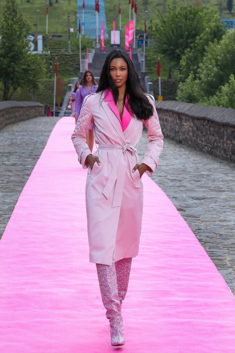 Diyarbakır ın tarihi mekanlarında defile düzenlendi #18