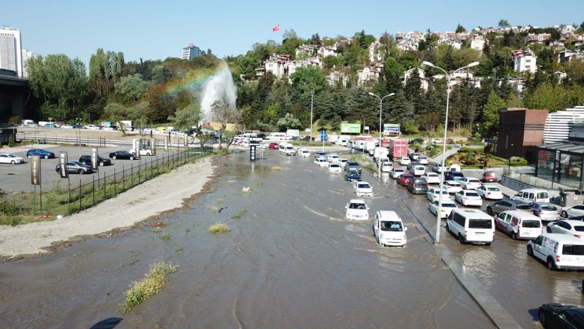 Bahçeşehir de İSKİ ye ait su borusu patladı #3