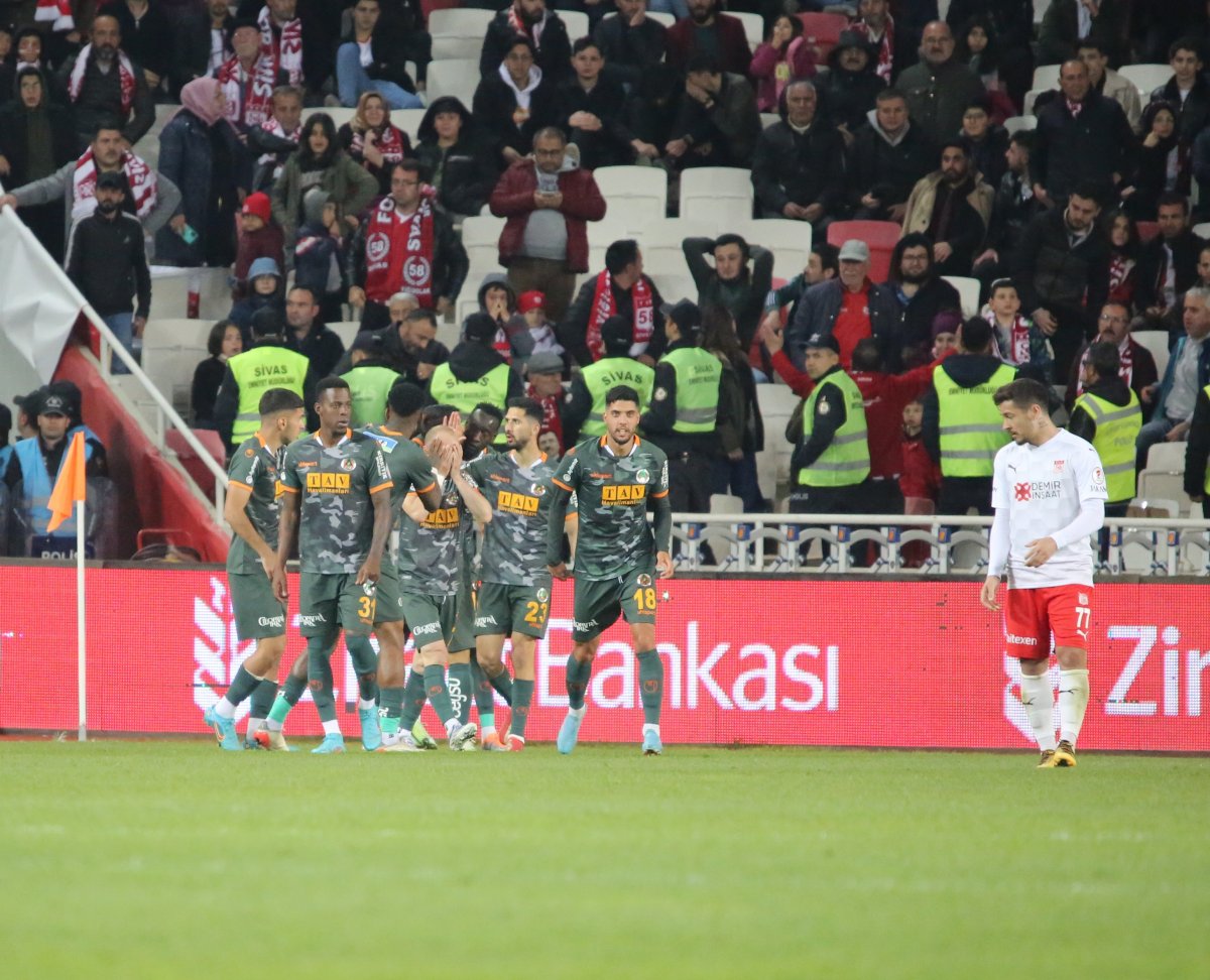Alanyaspor u eleyen Sivasspor, Türkiye Kupası nda finale yükseldi #1
