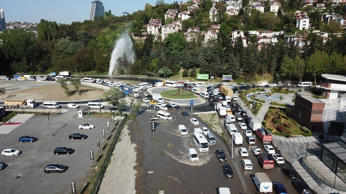 Bahçeşehir de İSKİ ye ait su borusu patladı #4