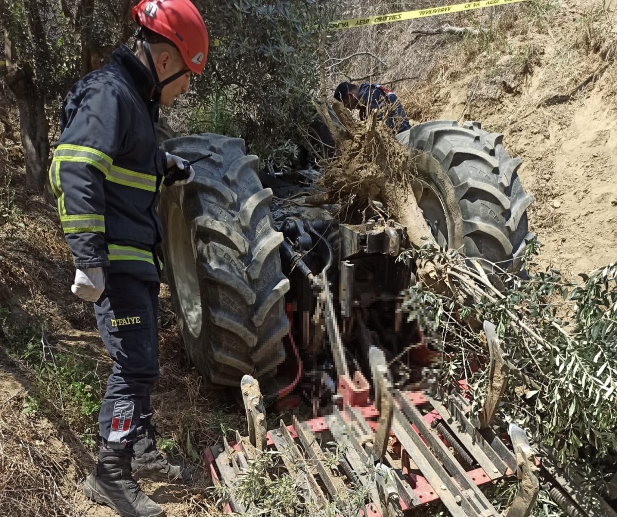 Aydın da traktörün altında kalan sürücü hayatını kaybetti #3