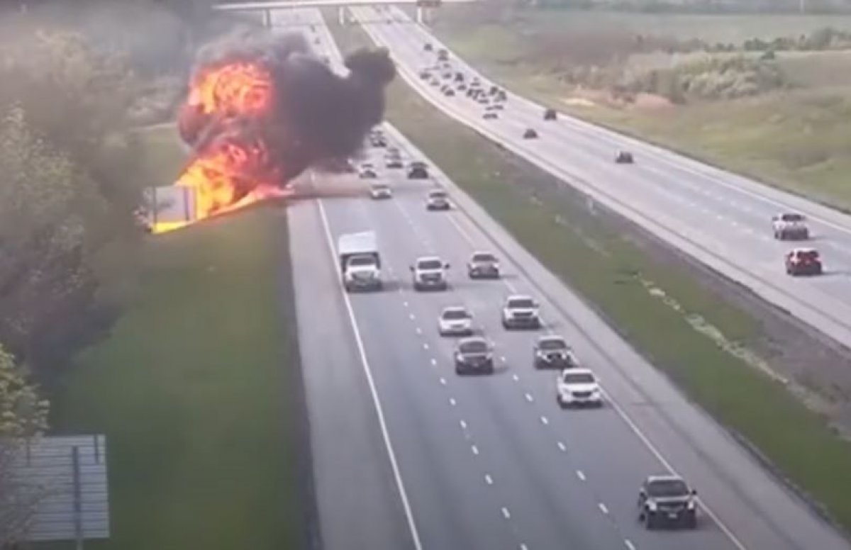 Truck crashing into a parked vehicle in the USA caused an explosion #3