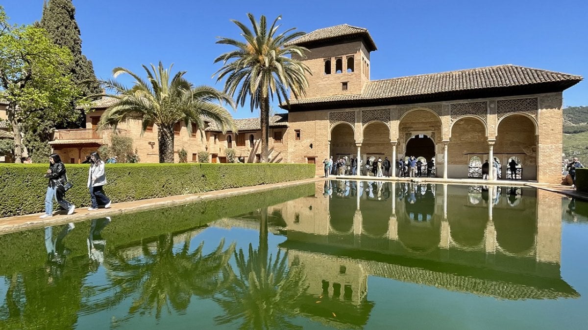 Pearl of Andalusian architecture: Alhambra Palace #3