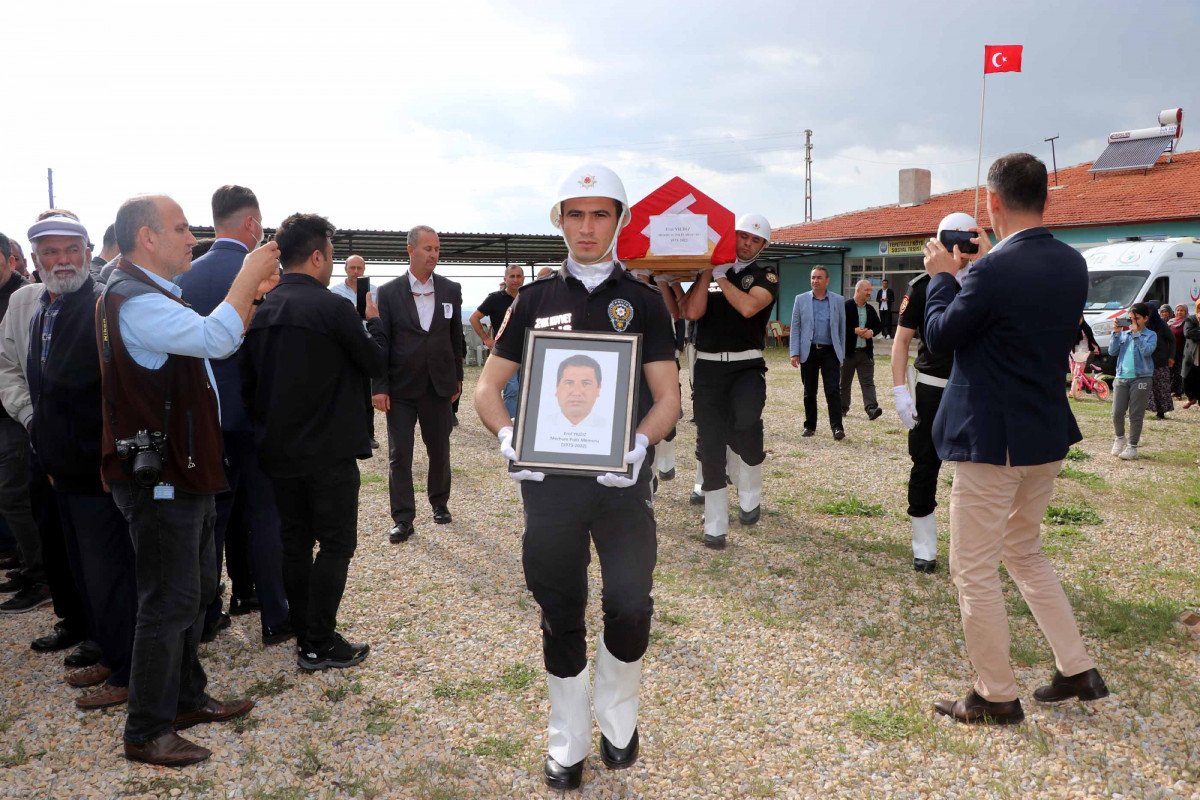 Muhsin Yazıcıoğlu nun koruması Erol Yıldız defnedildi #1