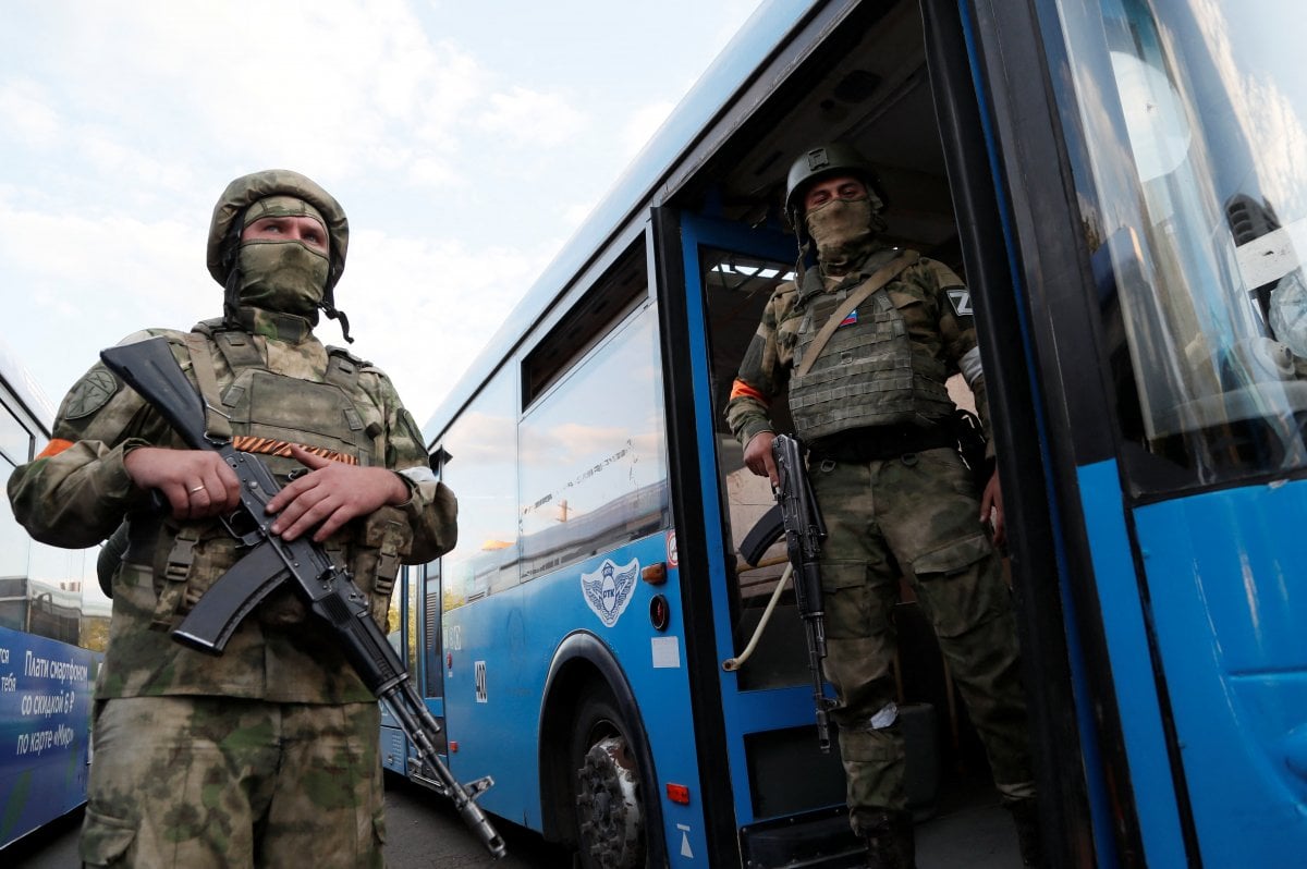 Russia: 959 Ukrainian fighters surrender #7