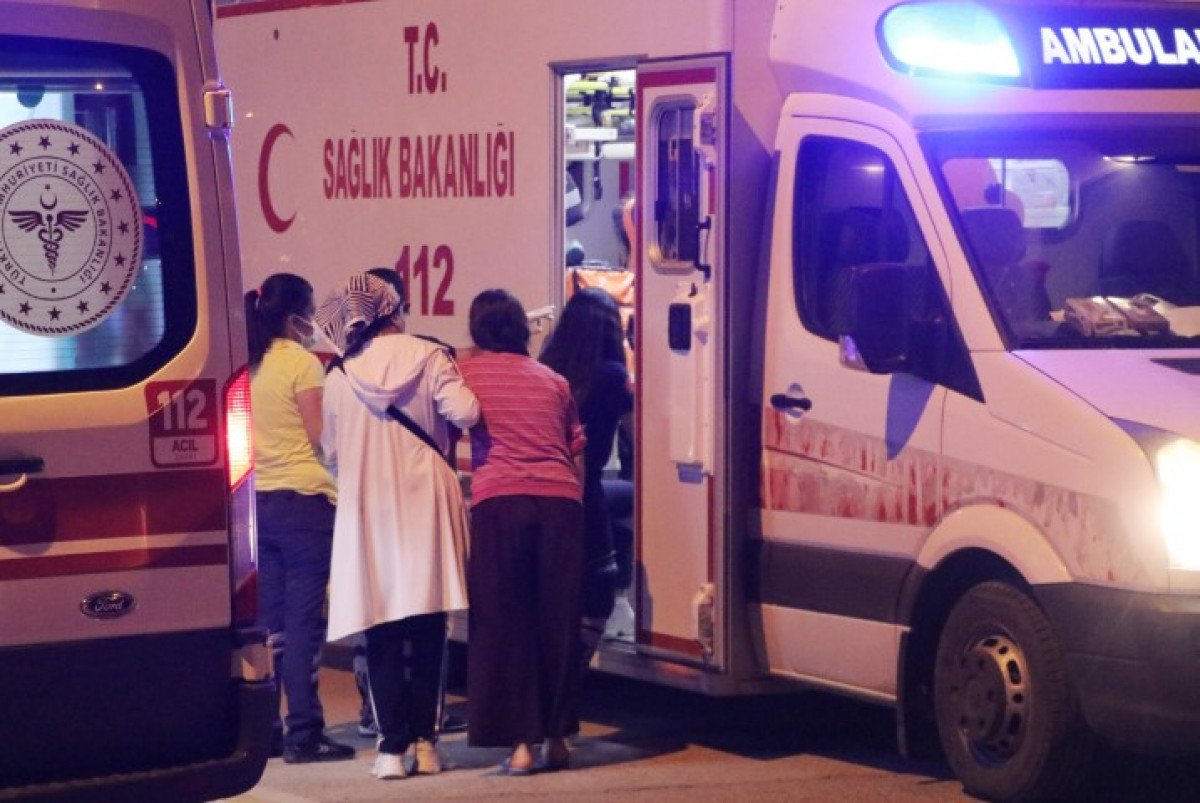 Denizli'de kız yurdunda zehirlenme şüphesi: 65 öğrenci hastaneye kaldırıldı