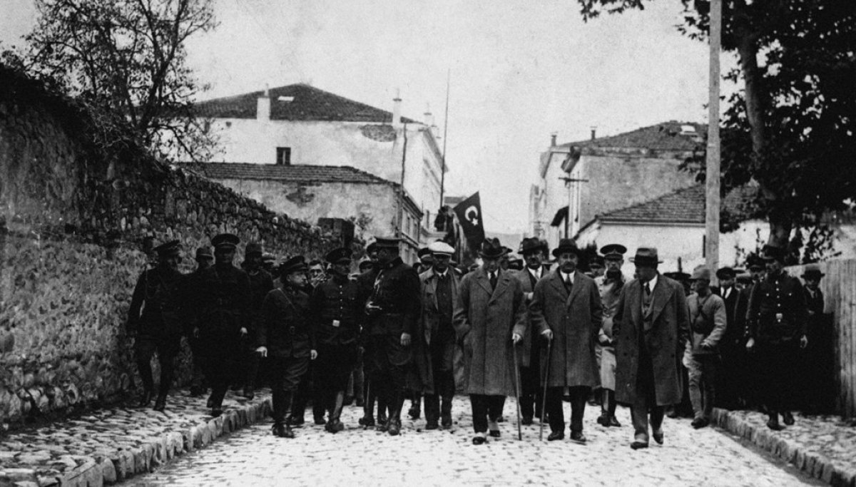 Atatürk ün Samsun a çıktığı gemi #7