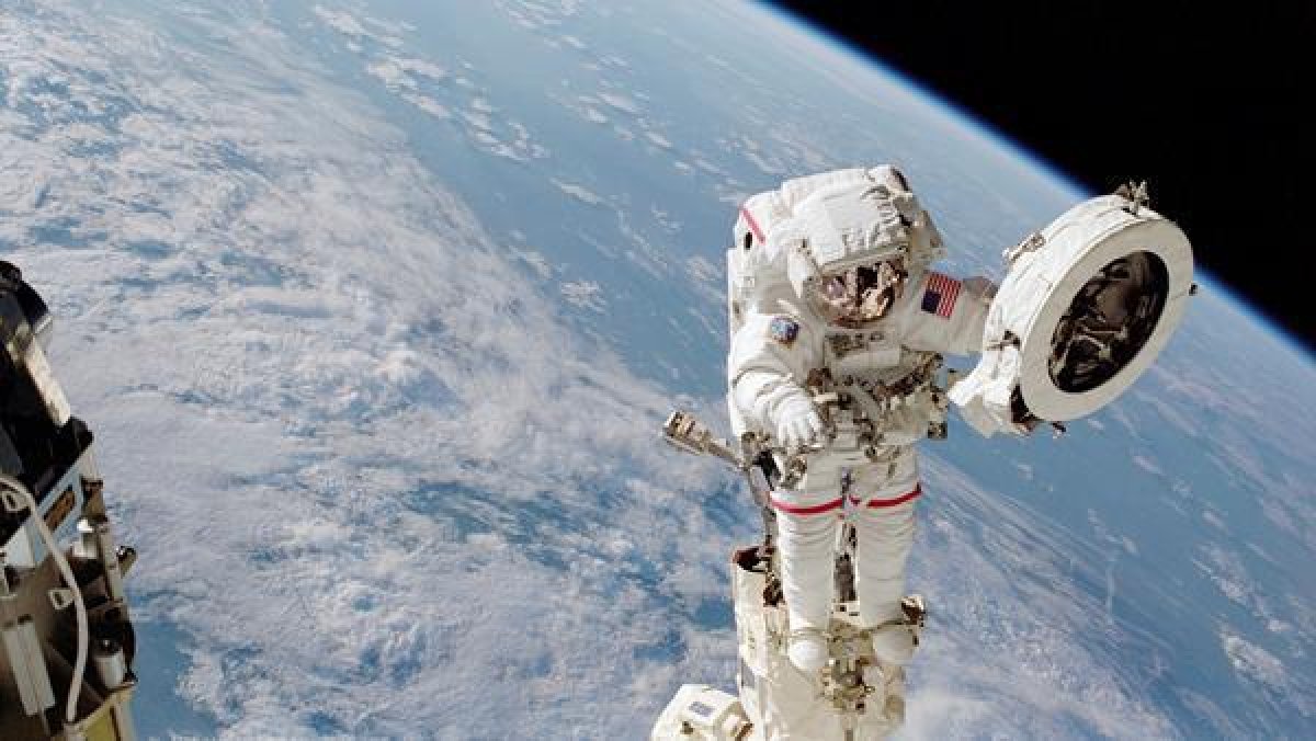 NASA astronotu uzayda boğulma tehlikesi geçirdi