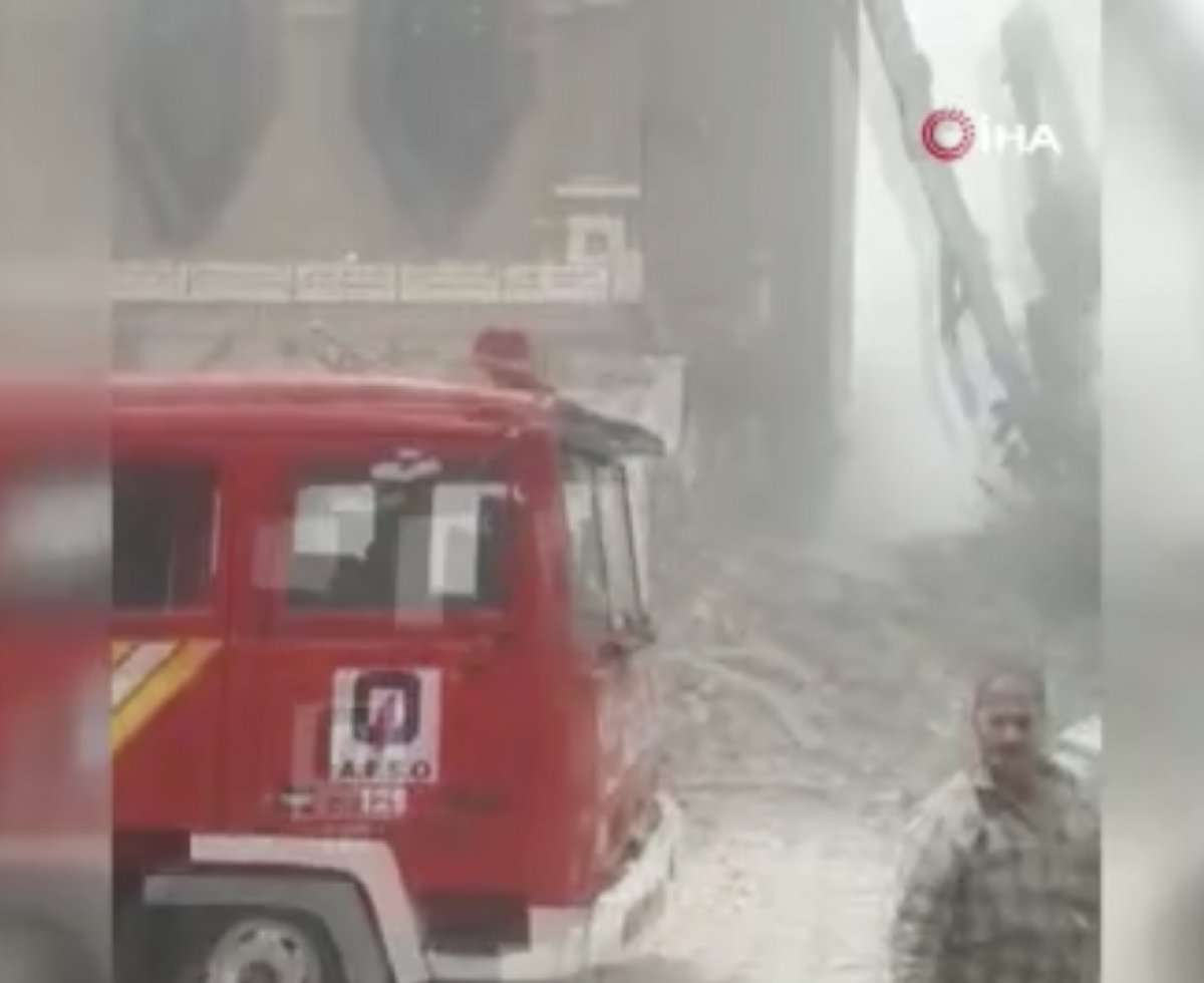 İran'da bina çöktü: 1 ölü