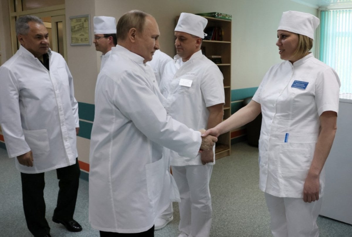 Putin den Ukrayna da yaralanan Rus askerlerine ziyaret #6