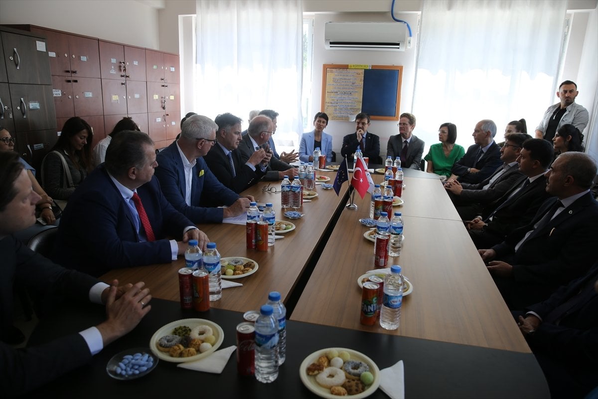530 million euros EU support for refugees in Turkey # 6