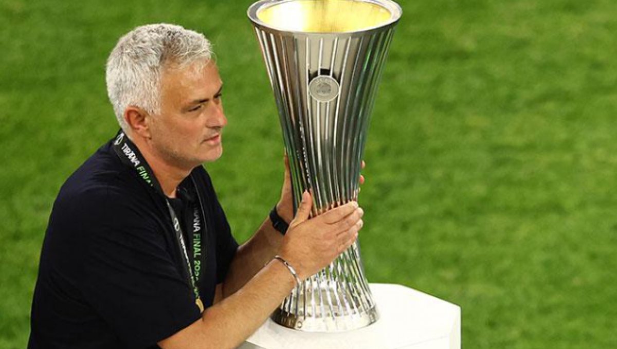UEFA  Avrupa Konferans Ligi’nde şampiyon Roma oldu #5