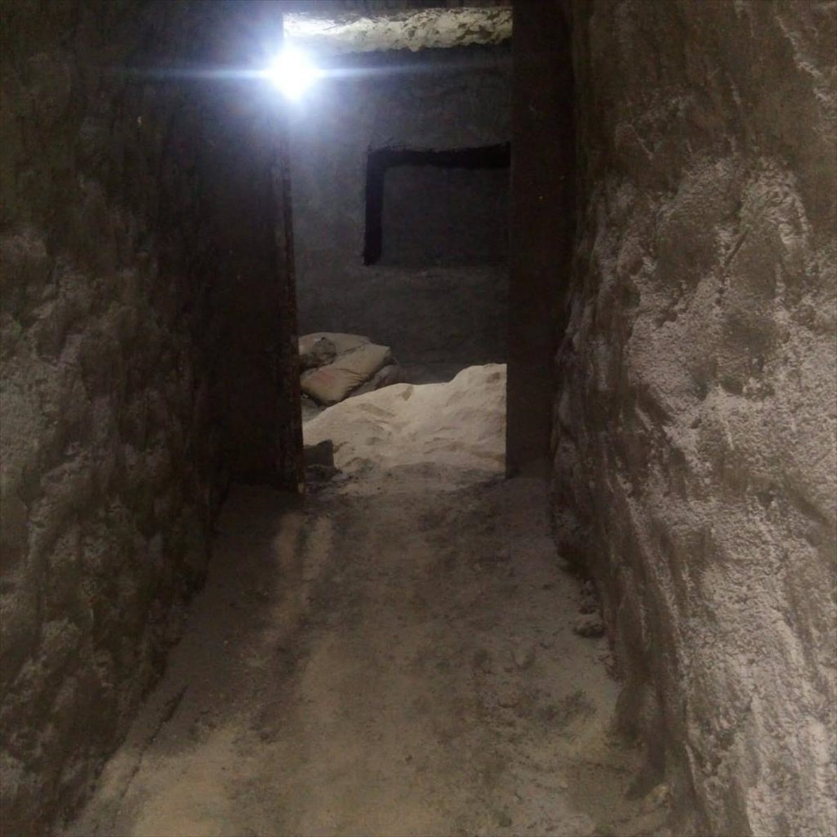 The terrorist organization PKK has the civilians it detained in Syria dig tunnels #1