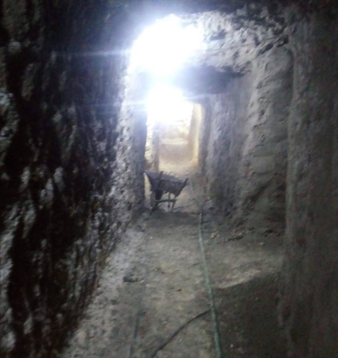 The terrorist organization PKK makes the civilians it detains dig tunnels in Syria #4