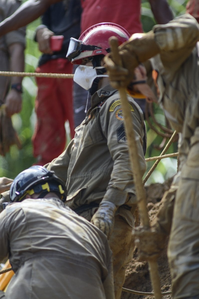 Death toll in landslide in Brazil rises to 44 #1