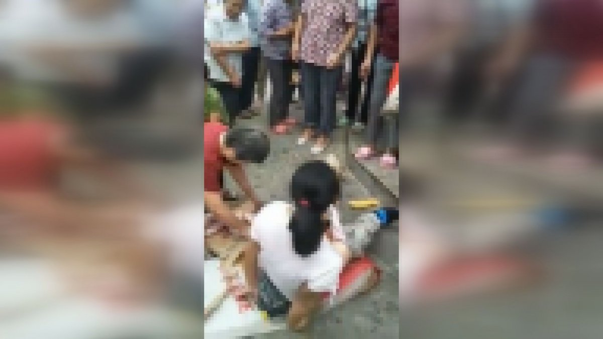 Chinese woman gave birth in the middle of the street #4