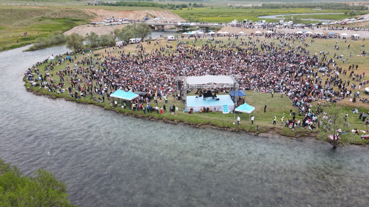 Fazıl Say, Munzur Nehri kıyısında konser verdi
