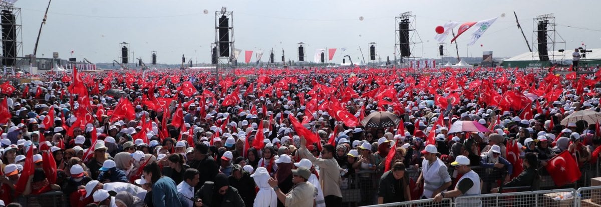 İstanbul daki fetih kutlamalarına 560 bin kişi katıldı #3