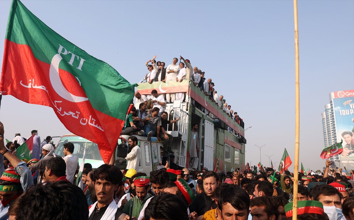 Imran Han: 2 milyon kişiyle İslamabad a girerim #1