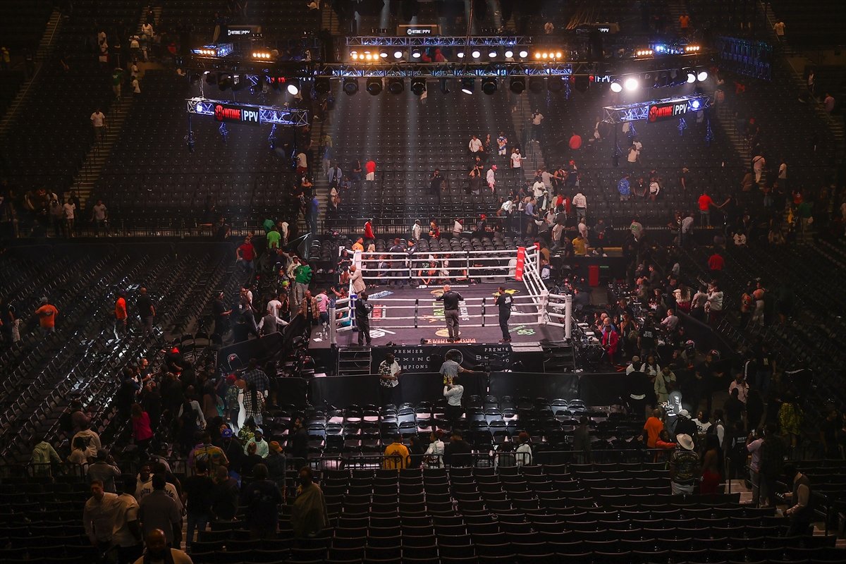 Shooting stampede during boxing match in USA: 18 injured #3