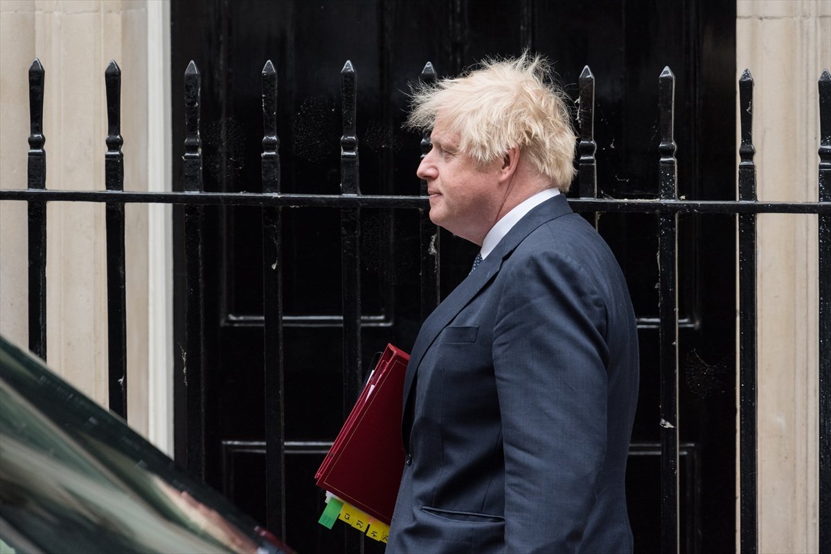 Boris Johnson'a yönelik kendi partisinden gelen istifa çağrıları artıyor