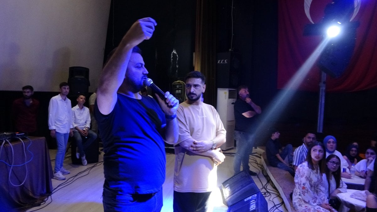 Burak Bulut and Kurtuluş Kuş got a reaction when they didn't go on stage #3