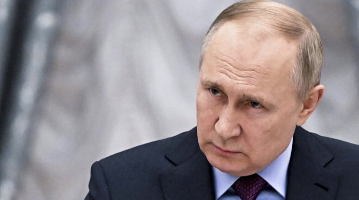 Kremlin adviser who brought Vladimir Putin to power resigns #2