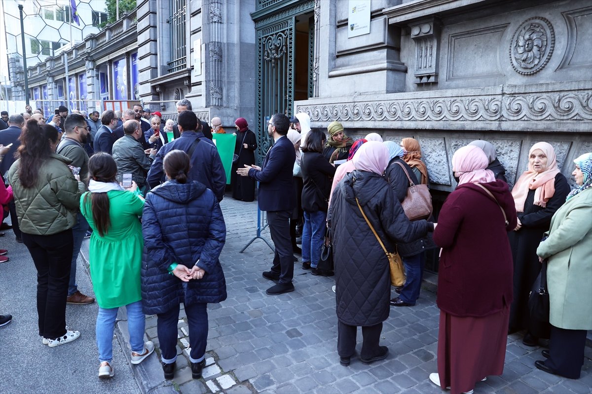 Belçika'da helal kesim yasağına karşı parlamentoya yürüdüler