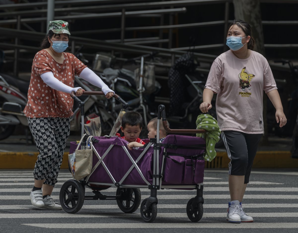 2-month quarantine in Shanghai ends #1