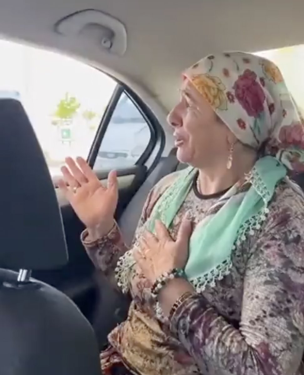 Benzin fiyatını görünce tepkisini gizleyemeyen anne #1