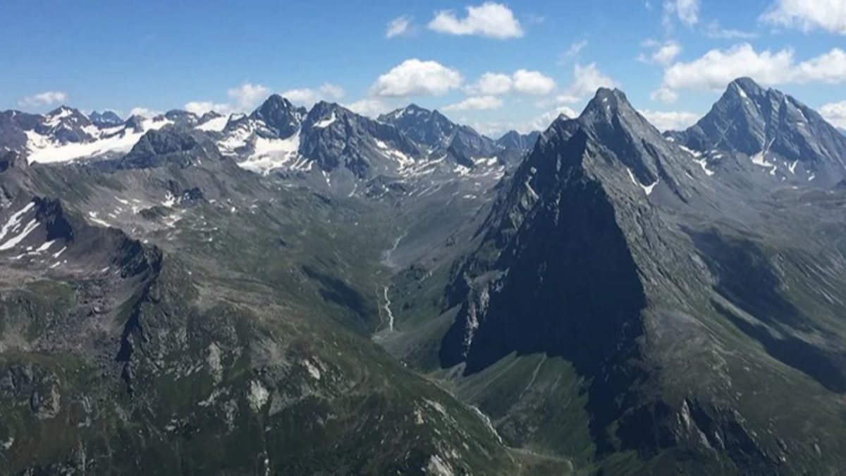 Вершина альп 7. С Кавказа видно Альпы. Гора поменянный.