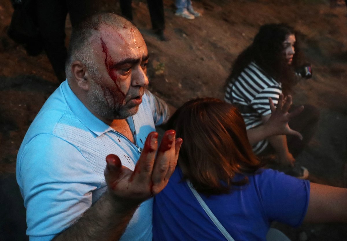 Ermenistan da polis ve protestocular çatıştı: 60 yaralı #2