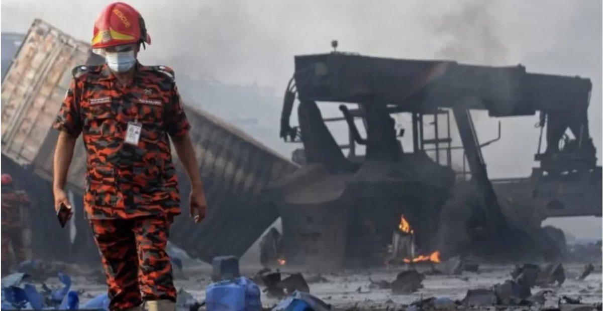 49 people died in a container fire in Bangladesh #2