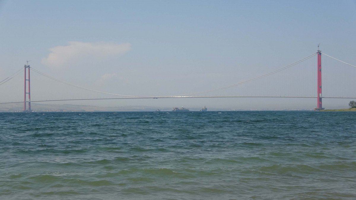 Karadeniz’de doğalgaz için boru serpecek gemi Çanakkale Boğazı’ndan geçti #7