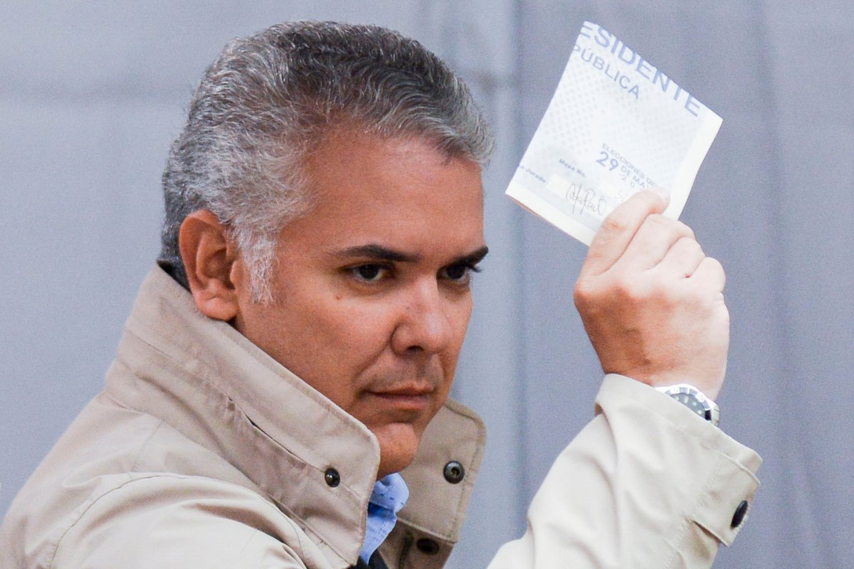 Kolombiya Cumhurbaşkanına 5 gün ev hapsi verildi #2